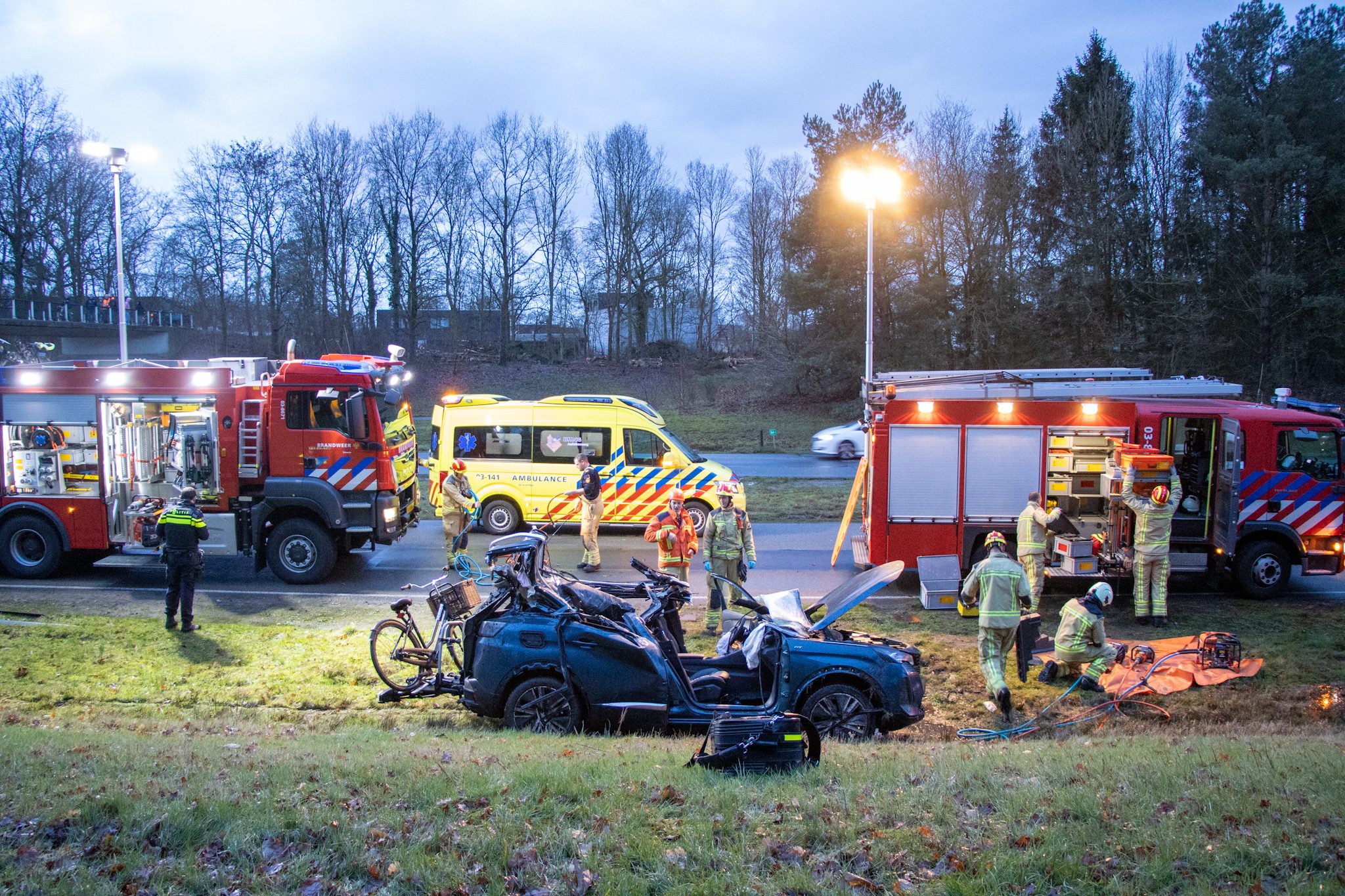 Twee personen gewond bij ongeval op Rondweg in Emmen.
